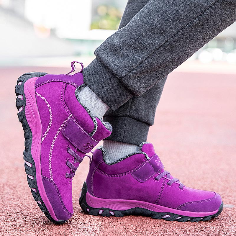 short winter sports shoes for  - огляд і ціна Yoga In Fitness First
